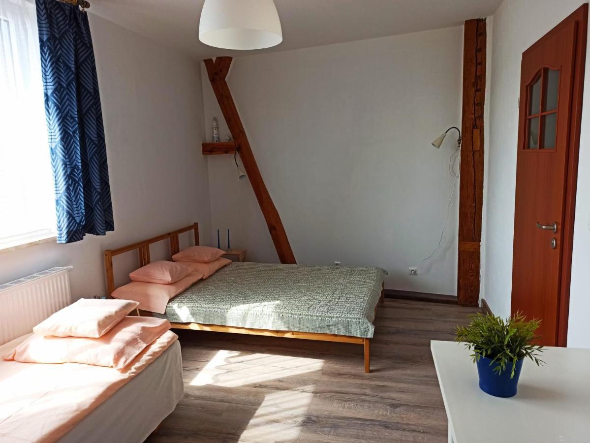 Dom Goscinny Przy Jeziorze Gardna Wielka Bagian luar foto