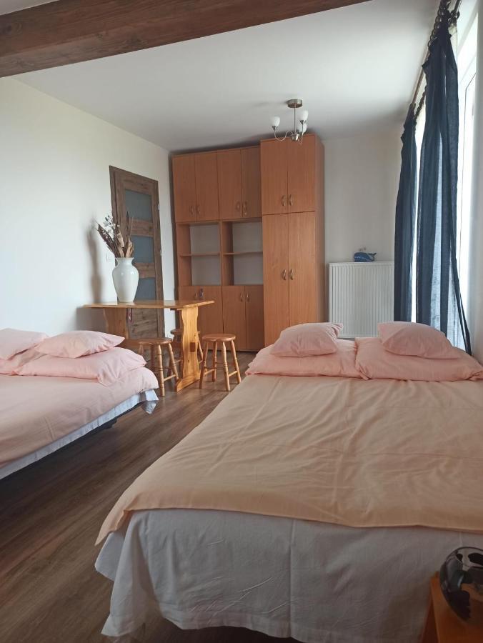 Dom Goscinny Przy Jeziorze Gardna Wielka Bagian luar foto