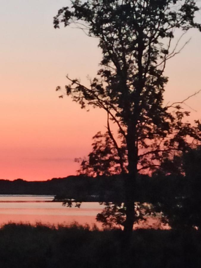 Dom Goscinny Przy Jeziorze Gardna Wielka Bagian luar foto